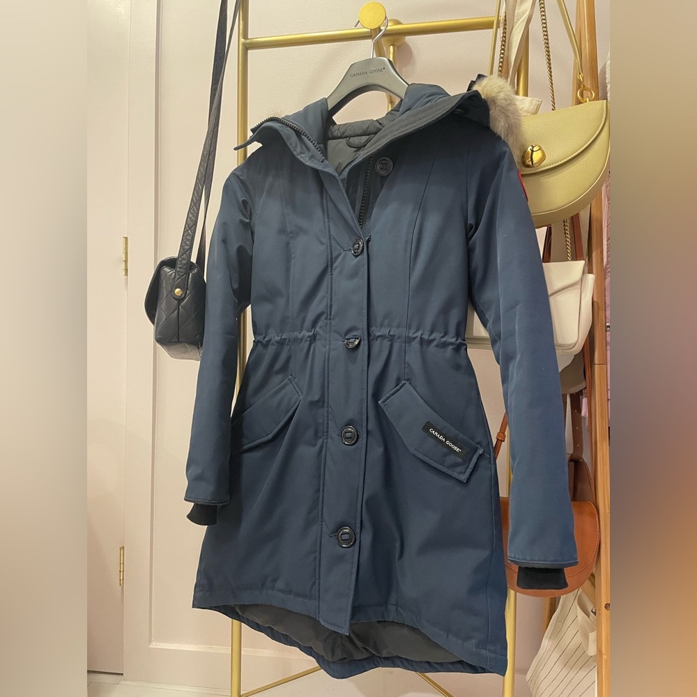 Canada Goose Parka Coat in Navy Color